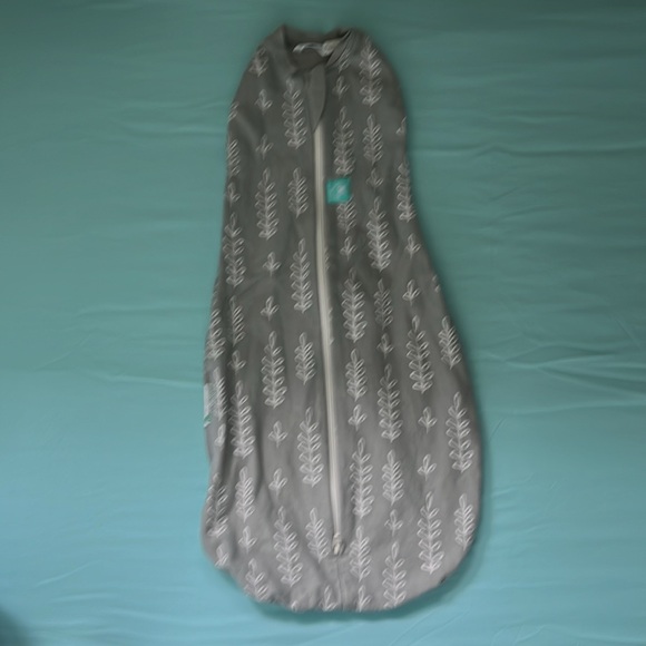 Lot Ergo Pouch Cocoon Swaddles with option to transition to arms out! 1.0 tog - Picture 5 of 9